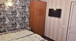 Гостевой дом Апартаменты на Комсомольской Сочи Четырехместный номер эконом-класса с общей ванной комнатой-4